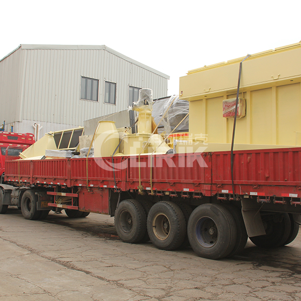 硼礦雷蒙磨粉機發(fā)貨現場